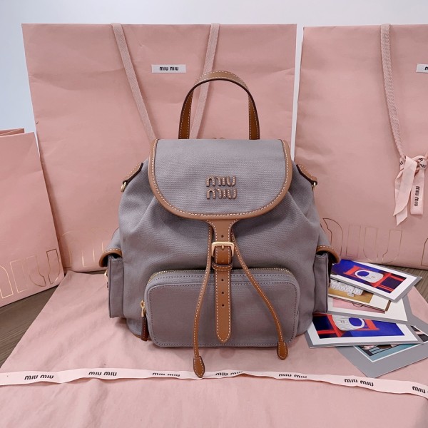 MiuMiu 미우미우 캔버스 및 가죽 백팩