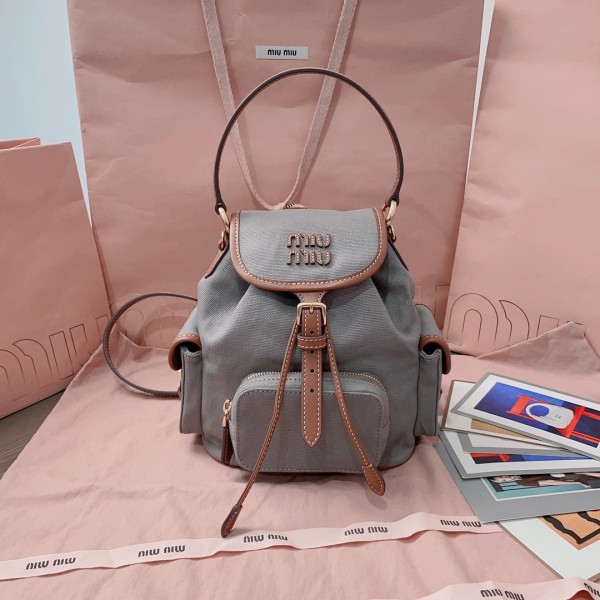 MiuMiu 미우미우 캔버스 및 가죽 백팩