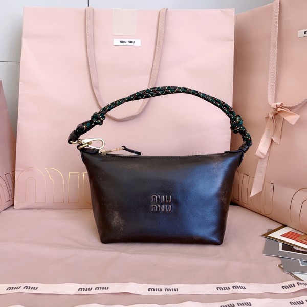MiuMiu 미우미우 나파 가죽 파우치