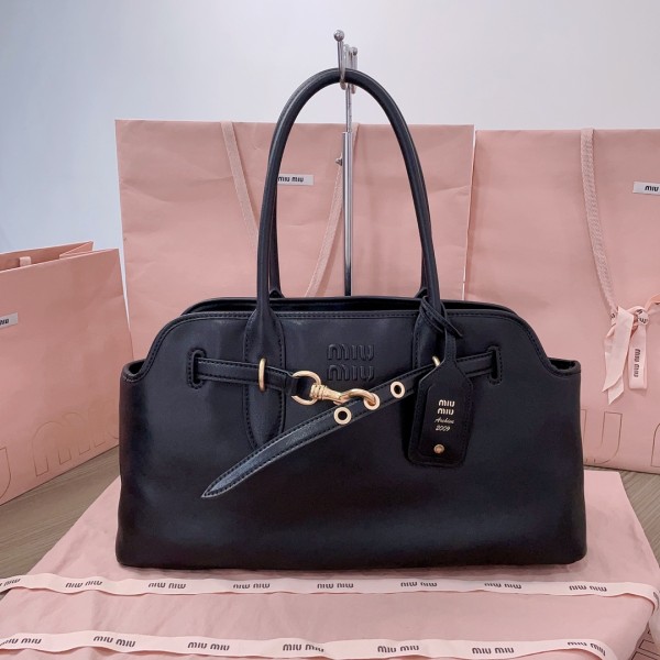 MiuMiu 미우미우 아방뛰르 나파 가죽 백 (라지)