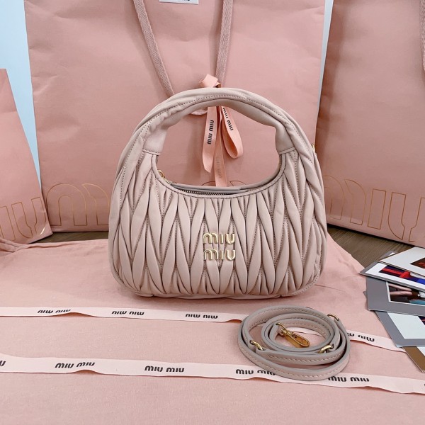 MiuMiu 미우미우 완더 마테라쎄 나파 가죽 호보 백