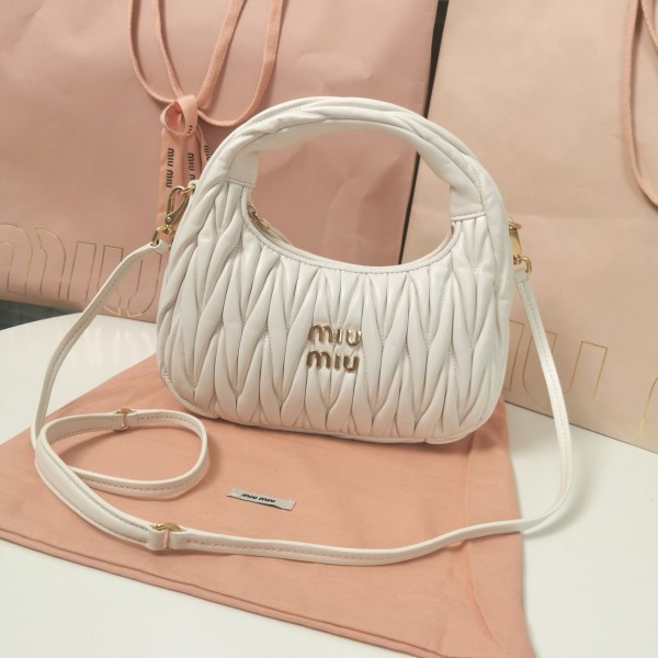 MiuMiu 미우미우 완더 마테라쎄 나파 가죽 호보 백