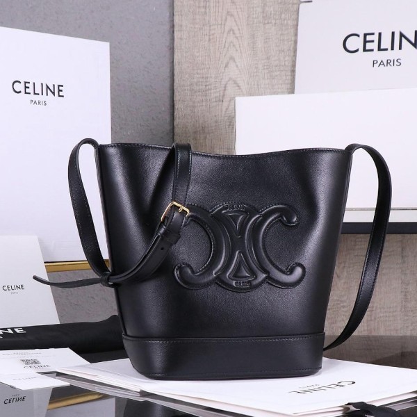 Celine 셀린느 TRIOMPHE 버킷