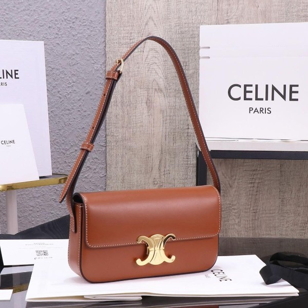 Celine 셀린느 Triomphe 호보