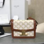 Celine 셀린느 Triomphe Box