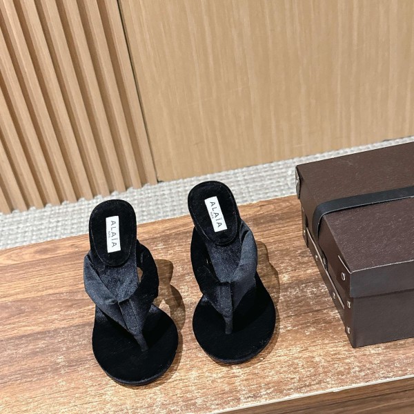 26SS ALAIA 펌프스
