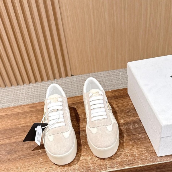 Prada 프라다 Dewntown Bold