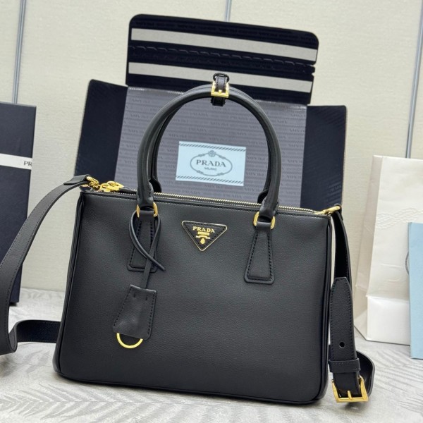 Prada 프라다 토트