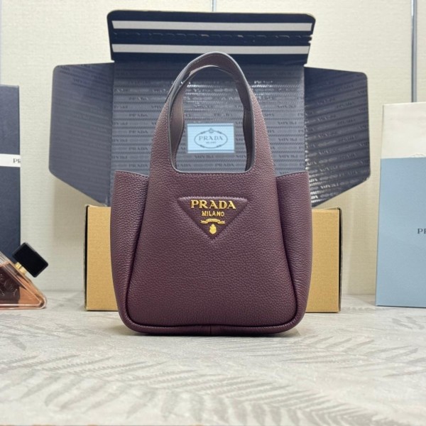 Prada 프라다 가죽 백 (Mini)