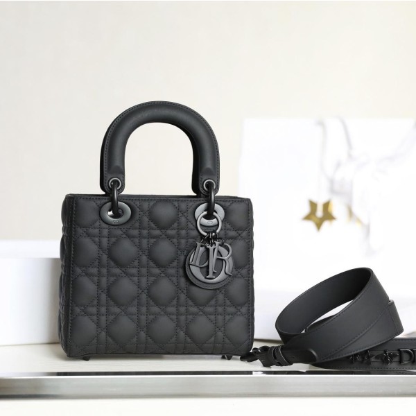 Lady Dior 디올 Ultra Mat