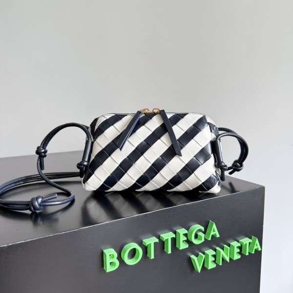 Bottega veneta Concert Pouch