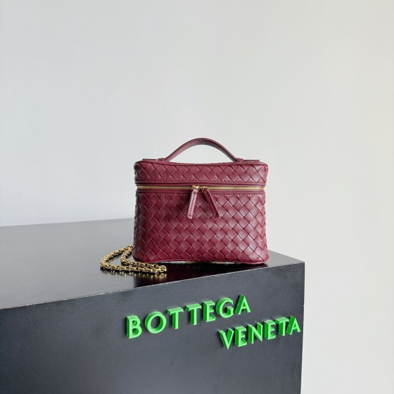 BOTTEGA VENETA 보테가 베네타 Soft Vanity 메이크업백
