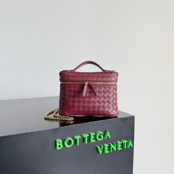 BOTTEGA VENETA 보테가 베네타 Soft Vanity 메이크업백
