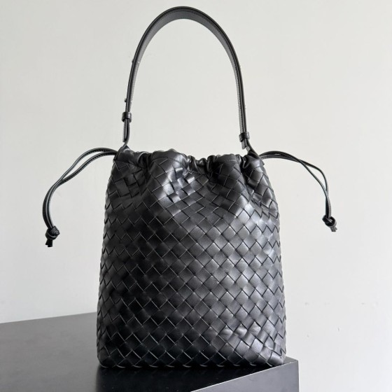 BOTTEGA VENETA 보테가 베네타 Biblioteca Bucket
