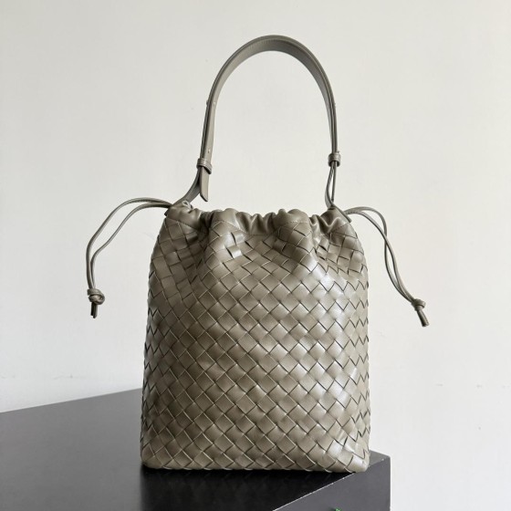 BOTTEGA VENETA 보테가 베네타 Biblioteca Bucket