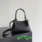 BOTTEGA VENETA 보테가 베네타 parachuta (Medium)