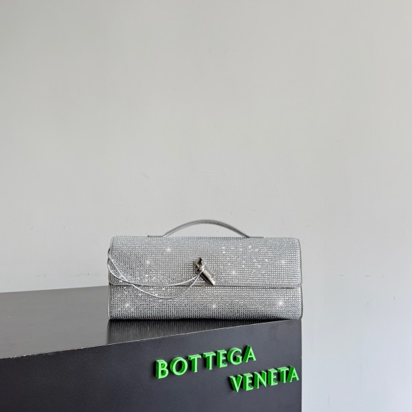 BOTTEGA VENETA 보테가 베네타 Andiamo 다이아 파우치
