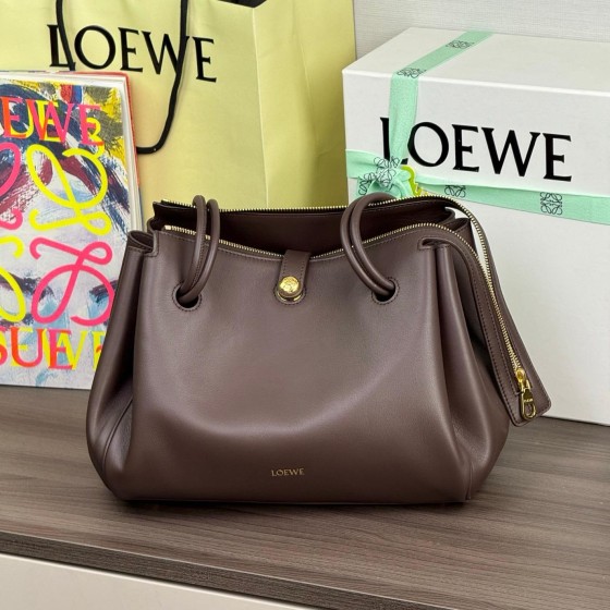 Loewe 로에베 Madrid  (Medium)