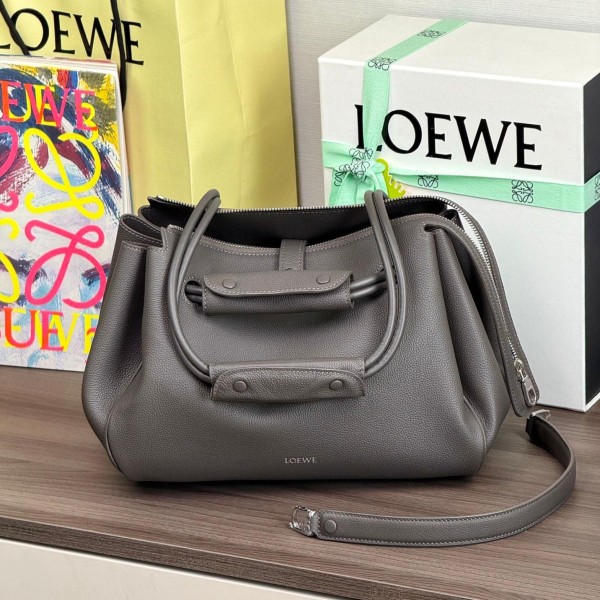 Loewe 로에베 Madrid (Medium)