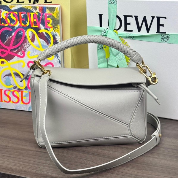 Loewe 로에베 Puzzle (Medium)