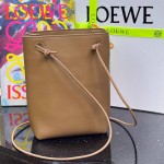 Loewe 로에베 Pebble Pouch