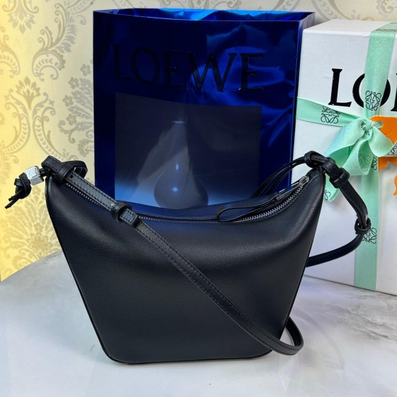 Loewe 로에베 Hammock Hobo