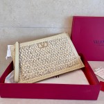 Valentino 발렌티노 파우치