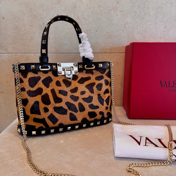 Valentino 발렌티노 Garavani Rockstud