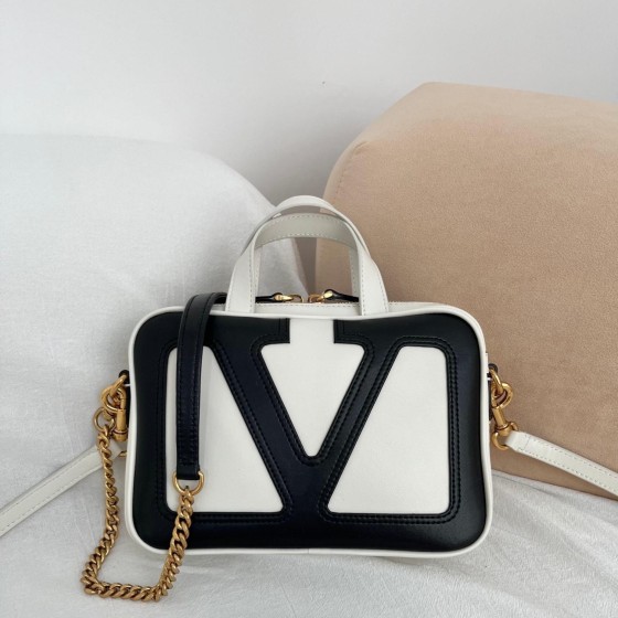 Valentino 발렌티노 GARAVANI VIVA SUPERSTAR
