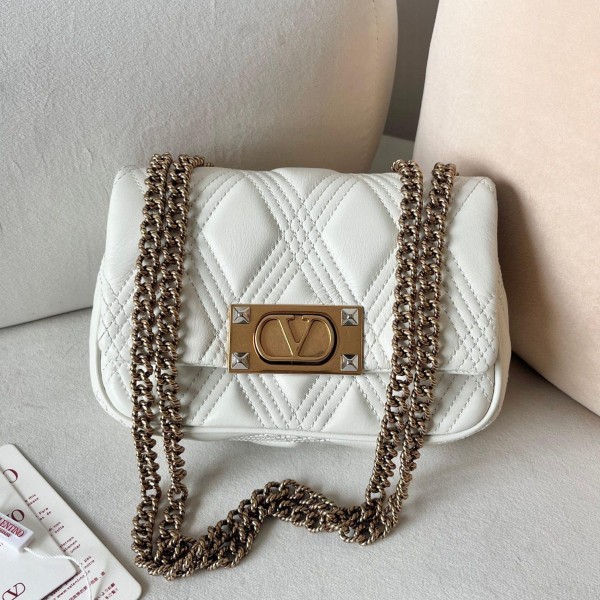 Valentino 발렌티노 GARAVANI QUILTIE 67