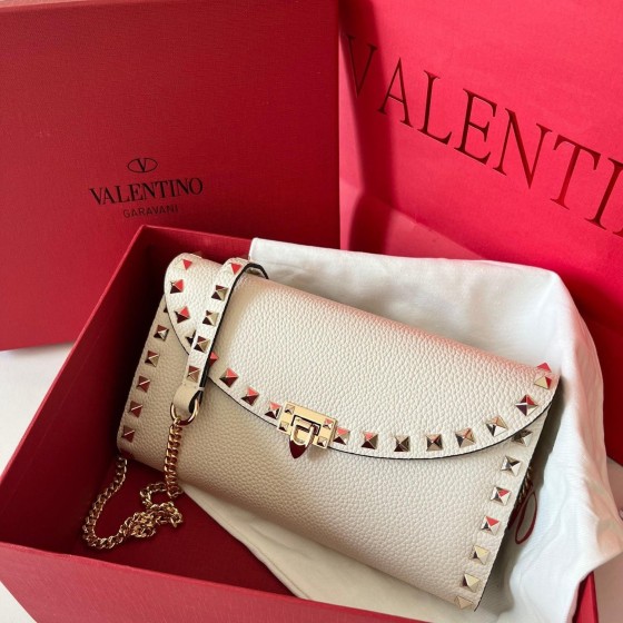 VALENTINO 발렌티노 Garavani Rockstud