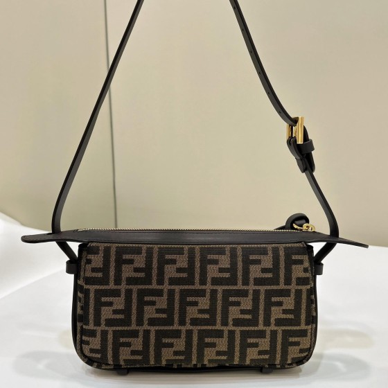 Fendi 펜디 Simply