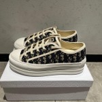 Dior 디올 Walk‘n’Dior