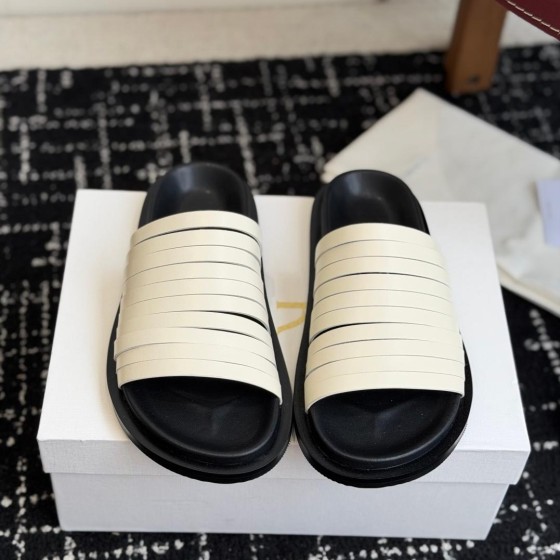 The Row 더 로우