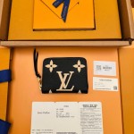 LV 루이비통 Zippy