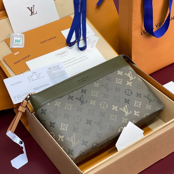 LV 루이비통 Pochette Voyage Souple