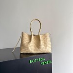 Bottega Veneta 보테가 베네타 Pinacoteca (Medium)