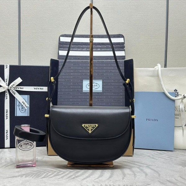 Prada 프라다 Moon