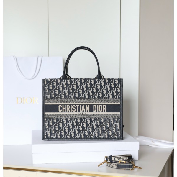 Dior 디올 Book Tote (Medium)
