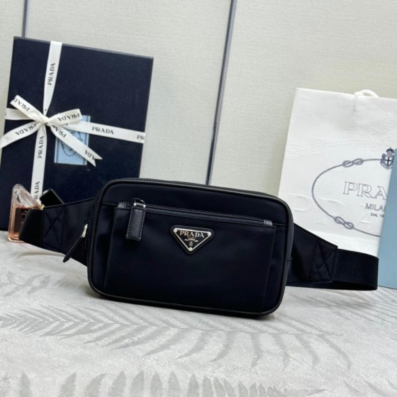 Prada 프라다 힙색