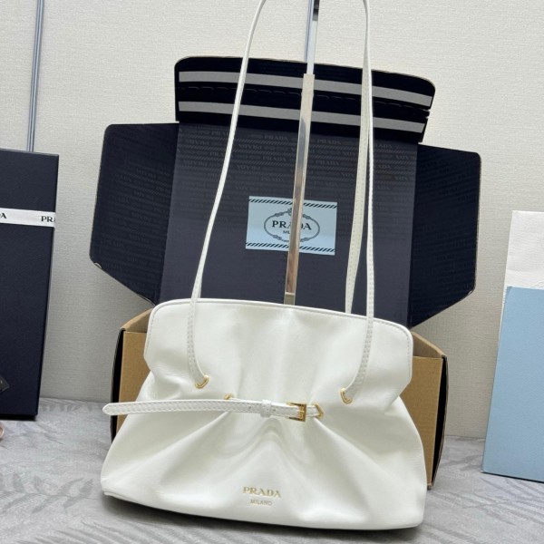 Prada 프라다 가죽백