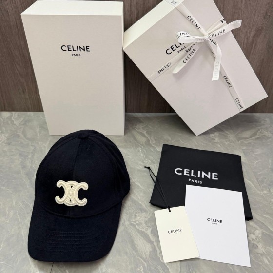 Celine 셀린느Triomphe  캡