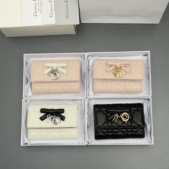 Dior 디올 Lady Freesia