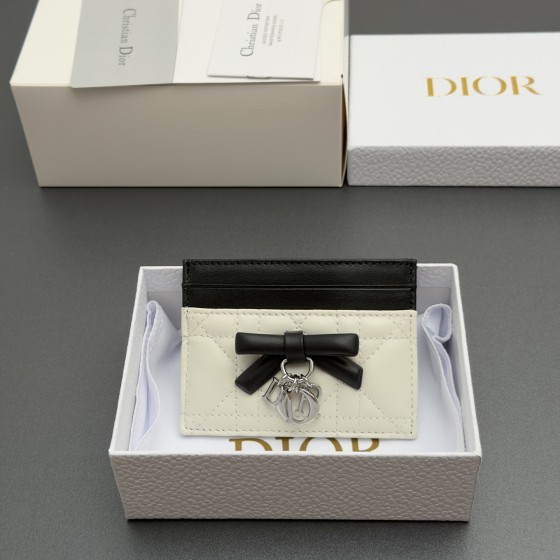 Dior 디올 Lady Freesia
