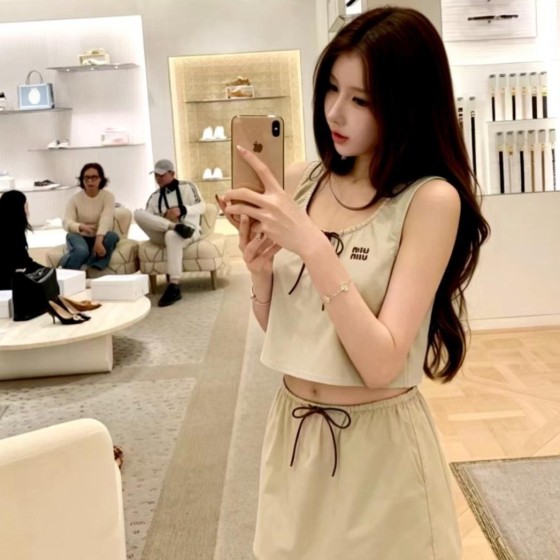 MiuMiu 미우미우 나시(세트)