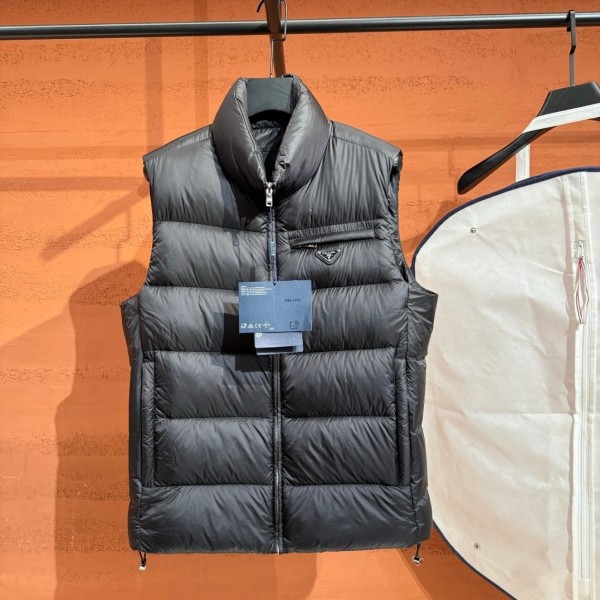 Prada 프라다 패딩조끼 (95덕다운)