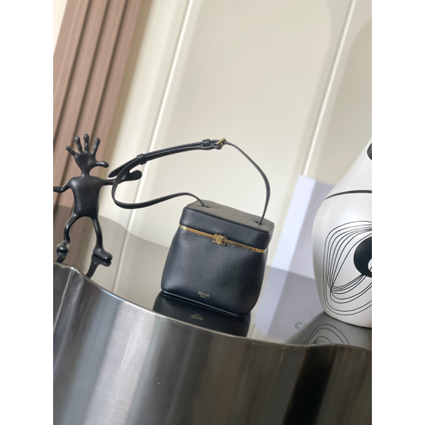 Celine 셀린느 TRIOMPHE FRAME