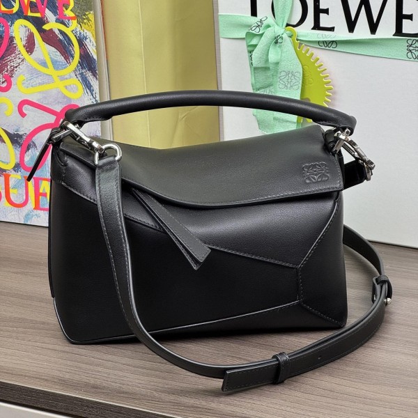 Loewe 로에베 Puzzle Edge (small)